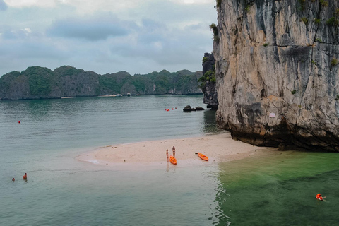 Hanoi: crociera di 2 giorni nella baia di Lan Ha e nell&#039;isola di Cat Ba BEST SELLER