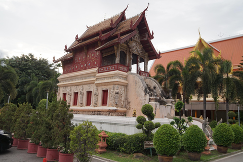 Chiangmai: Wycieczka piesza po świątyniach z byłym mnichem, część 1.