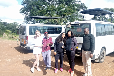 Visite en groupe du parc national de Nairobi avec safari en voiture.