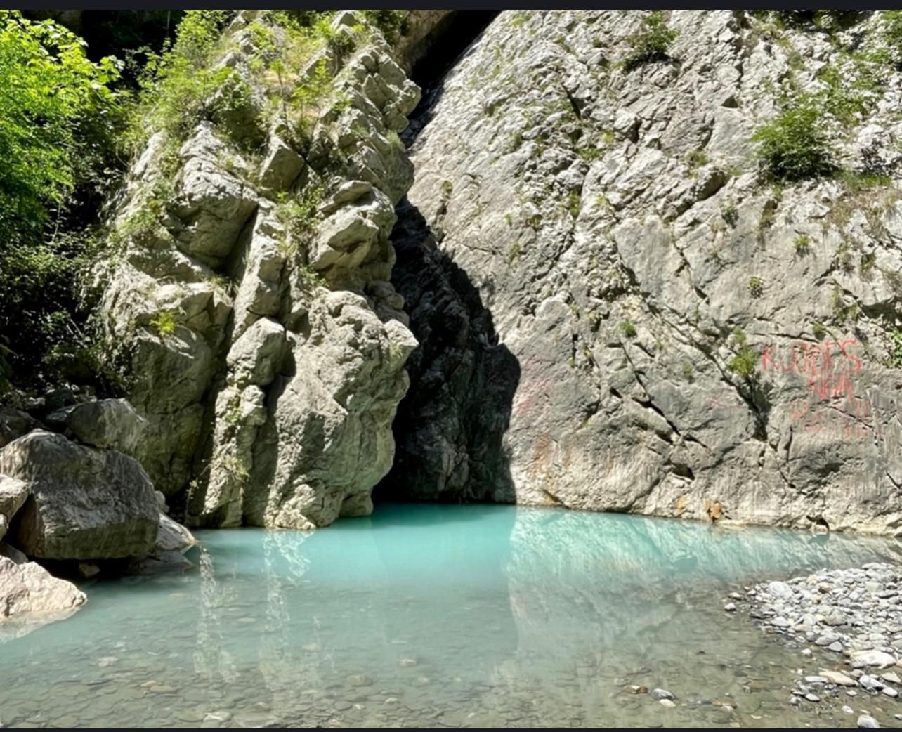 Von Durres/Golem: Abenteuertour zur Holta-Schlucht & zum Banja-See