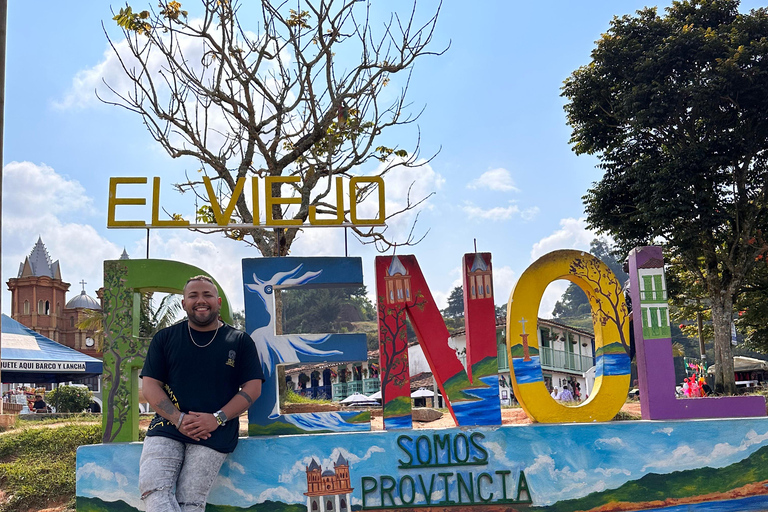 ميديلين: جولة إلى غواتابي وبينول والقارب، مع الغداء والإفطار