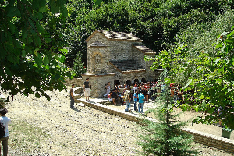 Tbilisi: Kakheti Wine, Bread, & Sighnaghi Day Trip