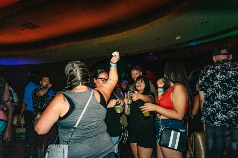 Las Vegas : tournée des clubs avec bus de fête et boissons spécialesPour les gars