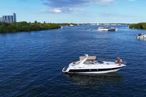 2 HOURS Yacht in Miami for Up to 12 People