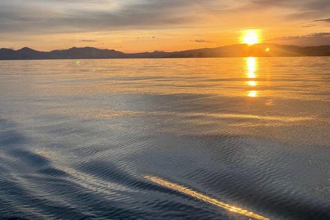 Golf Juan: Sunset Sailing Cruise with aperitif at the Island