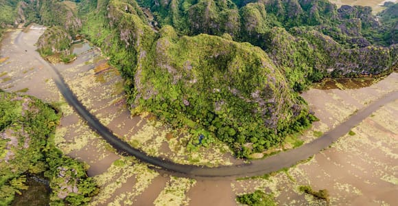 Hanoi: 3-Day Ninh Binh, Tam Coc, Mai Chau & Kayak Tour