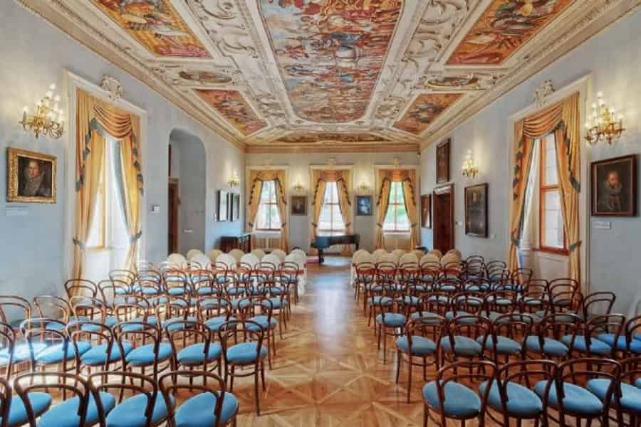 Prager Burg: Klassisches Mittagskonzert im Lobkowicz-Palast. Foto: GetYourGuide Prager Burg: Klassisches Mittagskonzert im Lobkowicz-Palast. Foto: GetYourGuide