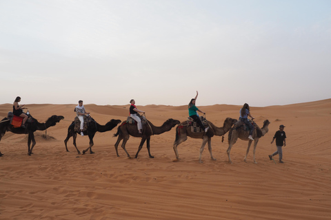 Passeio de 5 dias no deserto do Marrocos, de Marrakech a AgadirAcampamento de luxo