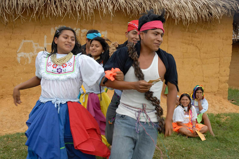 Excursión al Pueblo Nativo y al Castillo + Expedición Cultural