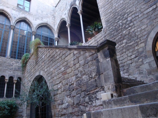 Visit Barcelona: Gothic Quarter Walking Tour in Alaior, Menorca