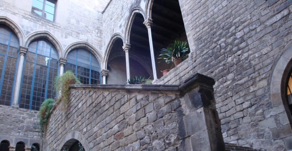 Barcelona: Gothic Quarter Walking Tour