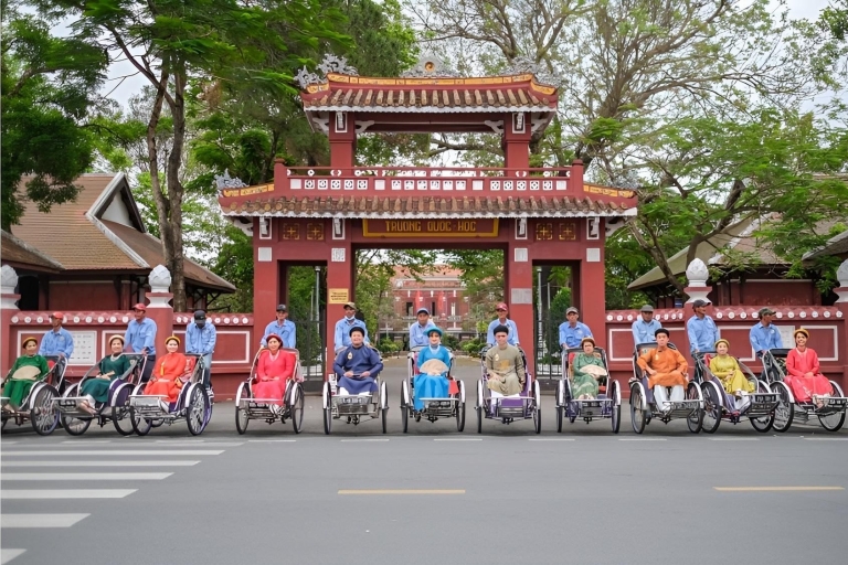 From Hue: Hue Evening Foodie Cyclo Tour. Private tour