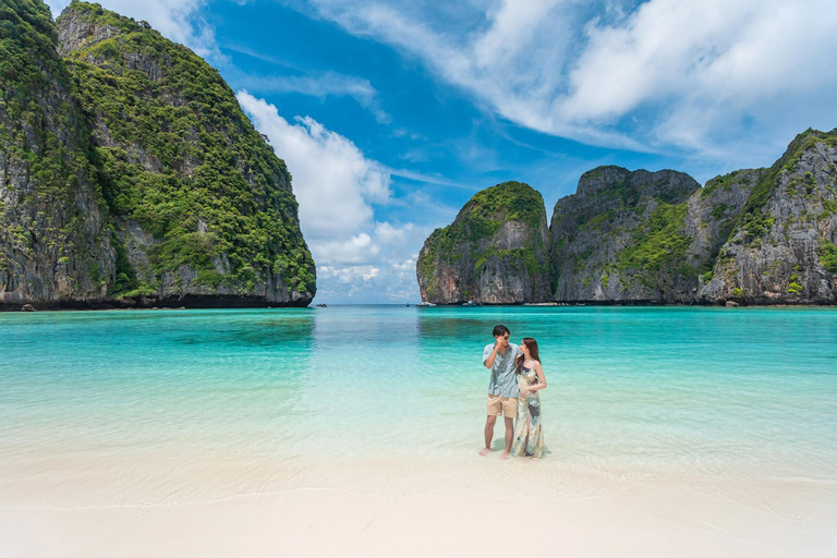 Phuket: Excursión en catamarán rápido por Phi Phi y Maya Bay