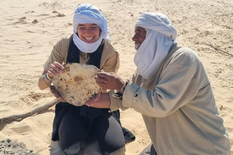 Expédition au Sahara : Trekking à dos de chameau et bivouac pour 2 personnes