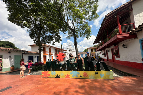 Medellín City Tour mit dem E-Bike: Das Beste in 4 Stunden, inklusive Mittagessen