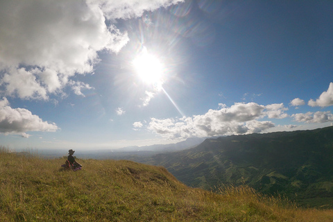 Nadi: Przygoda z wędrówką w małej grupie po ukrytych szczytachUkryte szczyty – przygoda dla małych grup miłośników wędrówek