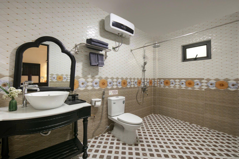 2-tägige Ha Long Bay Island Cruise Tour mit einem 3-Sterne-Kreuzfahrtschiff