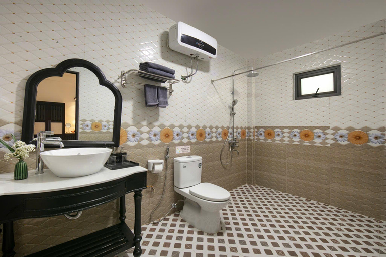 2-tägige Ha Long Bay Island Cruise Tour mit einem 3-Sterne-Kreuzfahrtschiff