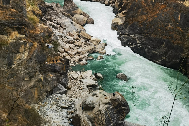 Tiger Leaping Gorge Trekking in the Canyon