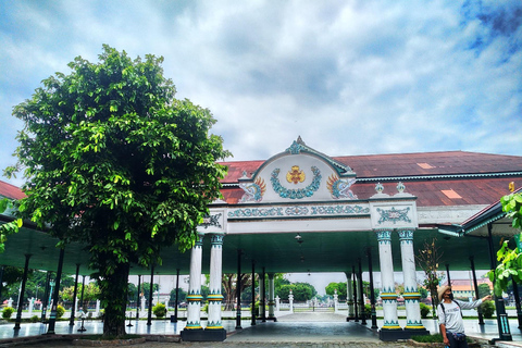 Yogyakarta:Merapi Jeep Tour, Keraton Yogyakarta & Taman Sari Yogyakarta: Merapi Jeep Tour, Sultan Palace & Taman Sari