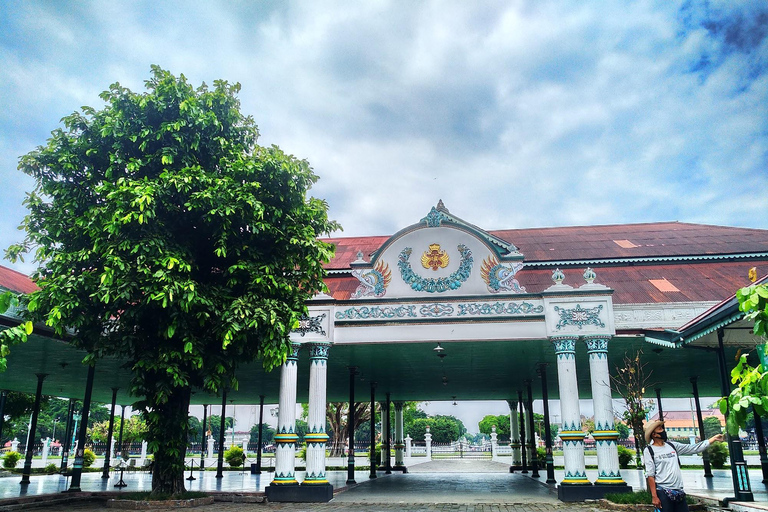 Yogyakarta:Merapi Jeep Tour, Keraton Yogyakarta & Taman Sari Yogyakarta: Merapi Jeep Tour, Sultan Palace & Taman Sari