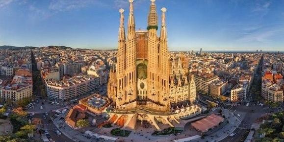 Barcelona: Full-Day Personalized City Tour | GetYourGuide