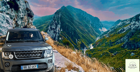 Von Tirana aus: Wanderung auf den Gamti Berg und den Bovilla See mit dem Land Rover