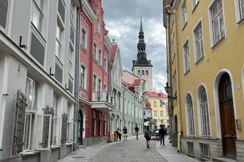 Tallinn Day Tour: Old Town Legends, Lunch & Modern Sights