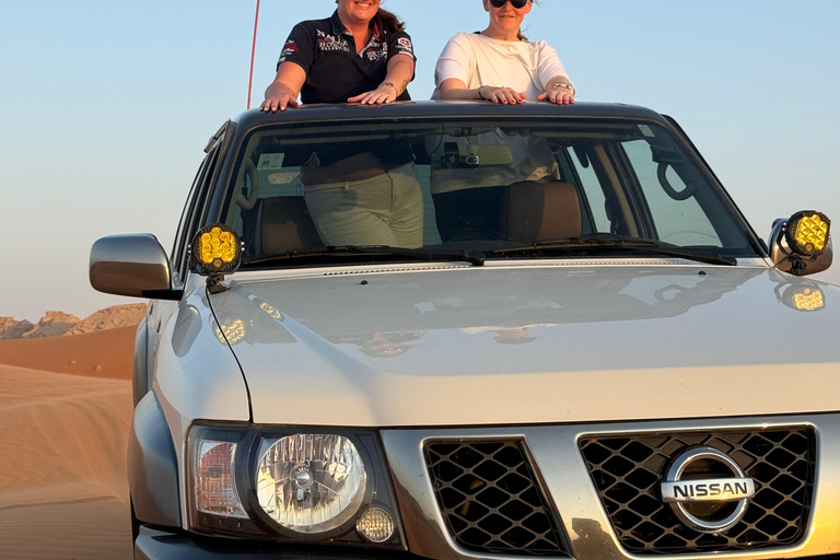 Riyadh Red Sands Tour : dune bashing & camel riding.