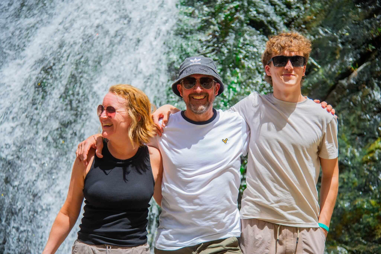 Marraquexe: Cascatas de Ourika, Montanhas Atlas, Guia + AlmoçoMarraquexe: Vale de Ourika com almoço + guia (recomendado)