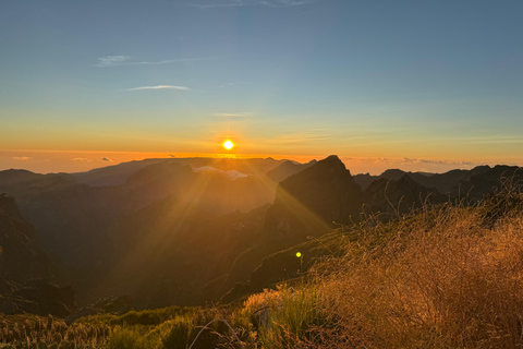 Madeira: Sunset at Pico Arieiro and the Stairway to Heaven Madeira: Sunset at Pico Arieiro and Escadaria do Céu