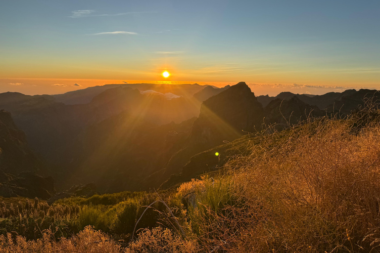 Madeira: Sunset at Pico Arieiro and the Stairway to Heaven Madeira: Sunset at Pico Arieiro and Escadaria do Céu