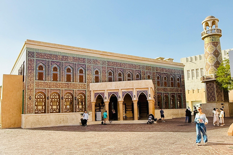 PRIVATE DOHA STADTFÜHRUNG FÜR FAMILIEN, PAARE UND KLEINE GRUPPENPrivate Stadtführung durch Doha für Familien, Paare und kleine Gruppen