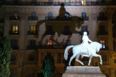 Barcelona: City Ghost Tour in German