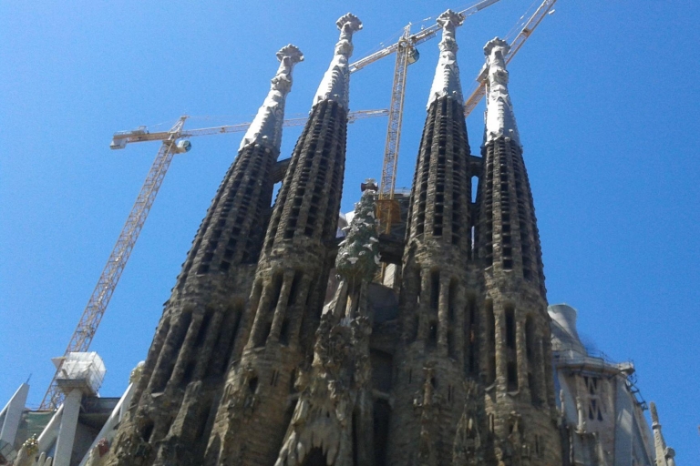 Barcelona: niemiecki City Tour z perspektywy GaudiegoBarcelona: Niemiecka wycieczka po mieście z perspektywy Gaudiego