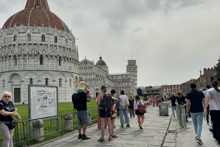 Pisa: Leaning Tower and Miracle Square with a licensed GuidePrivate Tour