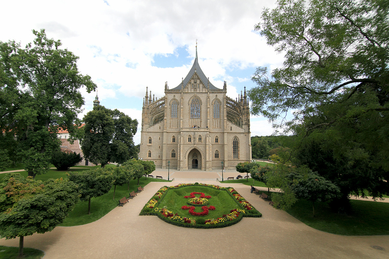 Depuis Prague : visite de Kutná Hora et ossuaire de SedlecVisite privée en bus privé