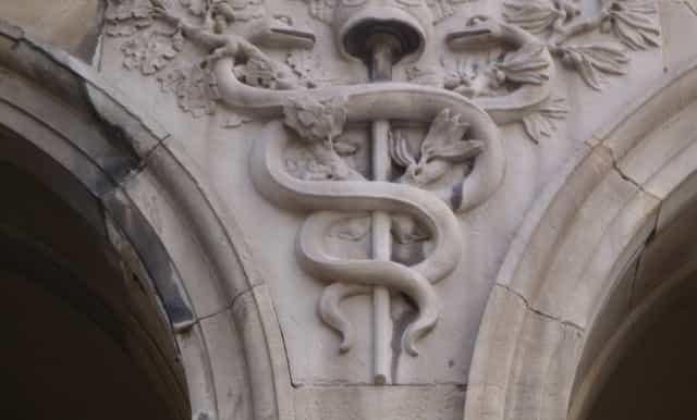 barcelona hidden secrets city tour in german