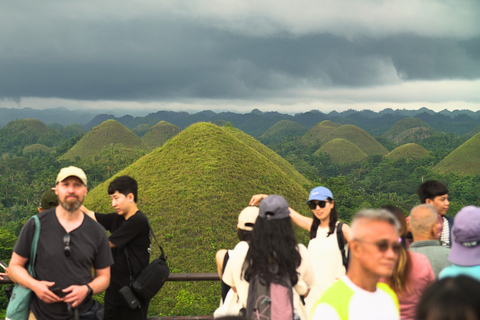 Tour privato di Bohol: Chocolate Hills, tarsi e fiume LobocTour privato a Bohol: Chocolate Hills, tarsi e fiume Loboc