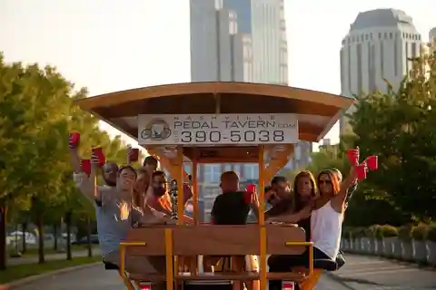 Nashville: Pedal Tavern Tour
