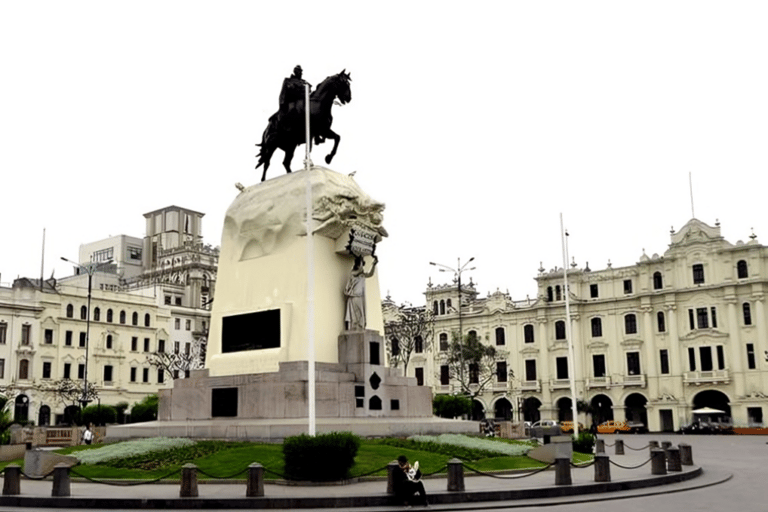 Lima : Recorrido a pie con guía por los lugares de visita obligadaLima : 3 horas de visita a lugares imprescindibles en tour a pie en grupo reducido