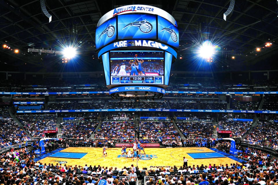 Amway Center - jogo de basquete em Orlando em família