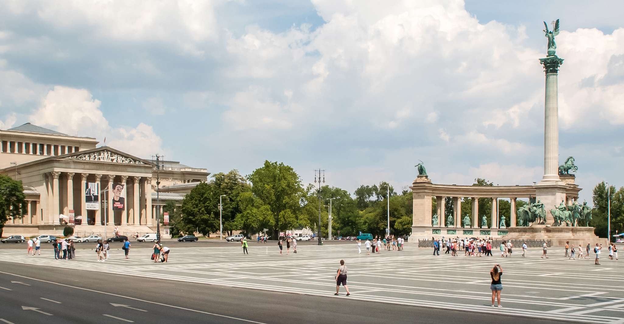 Budapest: Floating Bus Tour by Land and Water photo 6