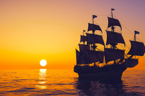 Alanya: Kreuzfahrt bei Sonnenuntergang mit AbendessenTreffen im Hafen von Alanya am Boot