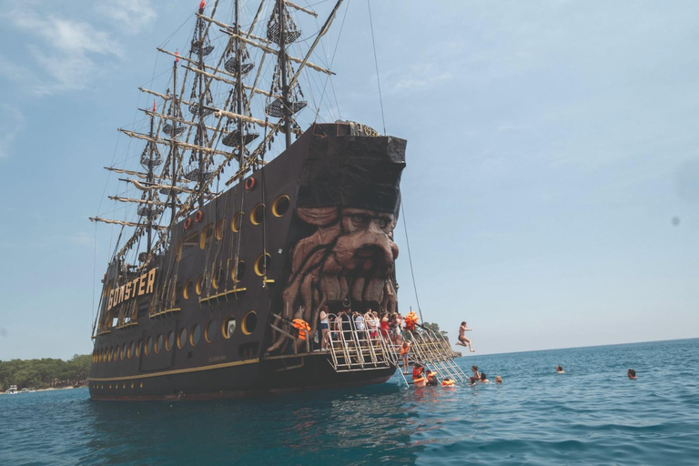Antalya/Kemer: Luxury Pirate Boat Cruise with Lunch & Drinks Luxury Pirate Boat Cruise with Antalya Hotel Transfers