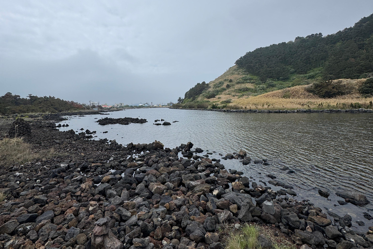 Jeju: Biyangdo Island Ferry Ride, Hike, and Lunch