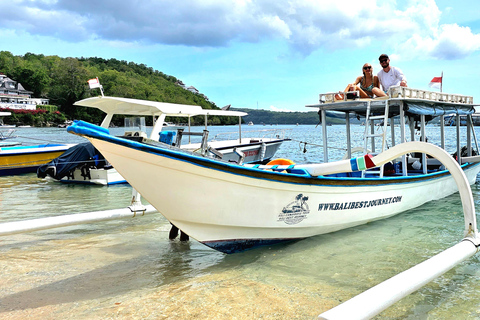 Blue Lagoon Snorkeling Tour particular em um barco com deckBarco privativo no deque ao sol Ponto de encontro para mergulho com snorkel na Lagoa Azul