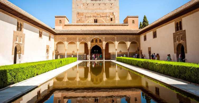 Skip-the-Line Alhambra & Nasrid Palaces Guided Tour