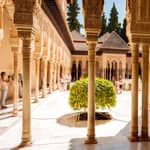 Tour guidato con ingresso prioritario all'Alhambra e ai Palazzi Nasridi