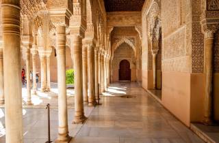 Alhambra & Generalife einschließlich Fahrt und Eintritt